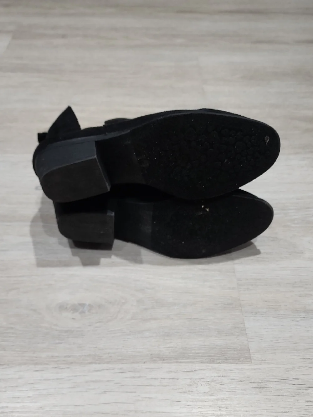 Olivia Miller black suede